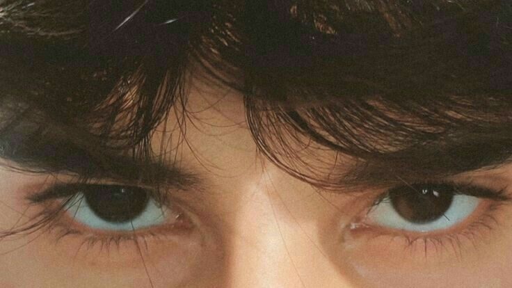 Preview for Eyes closeup trending